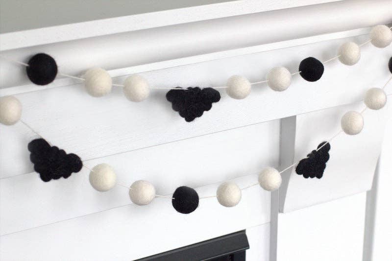 Bat Halloween Garland- Black & White