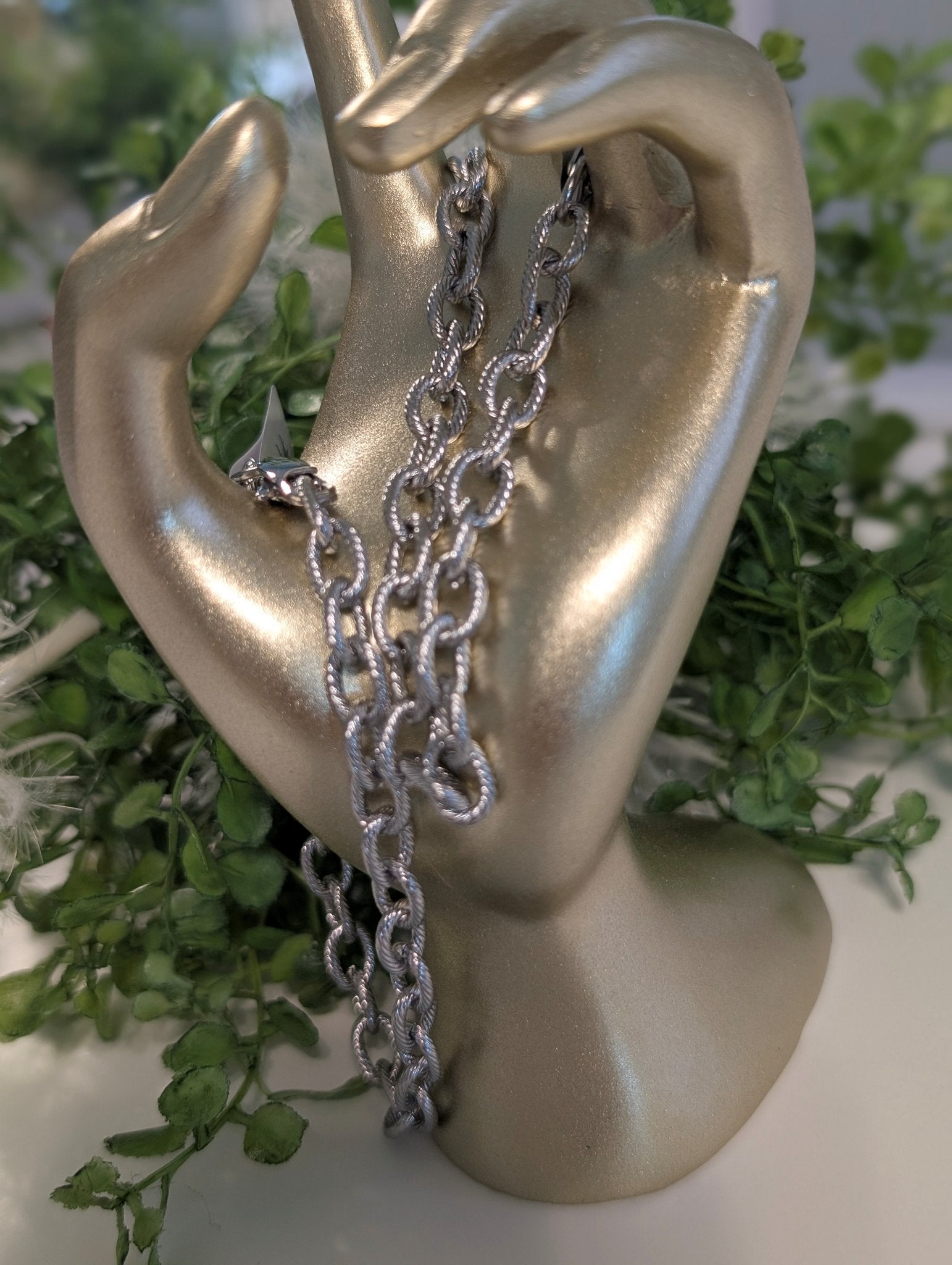 683141a372fd2b06bf9be0b8_stainless-steel-oval-etched-chain-bracelet_1749170549639.jpg