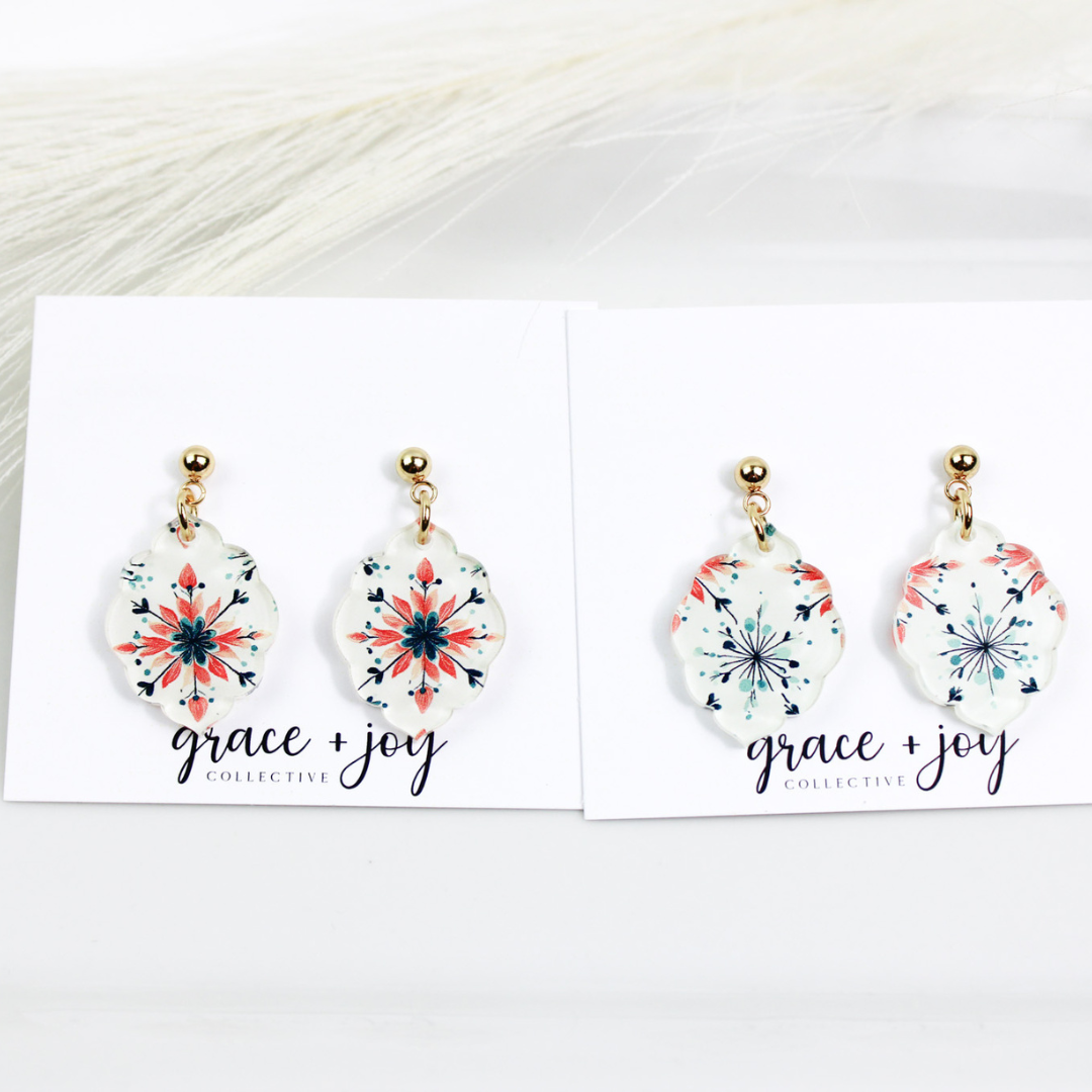 Retro Watercolor Snowflake Scalloped Dangle Earrings Winter: Blue