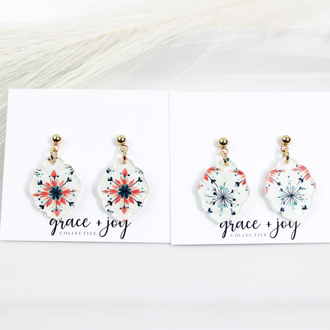 Retro Watercolor Snowflake Scalloped Dangle Earrings Winter: Blue