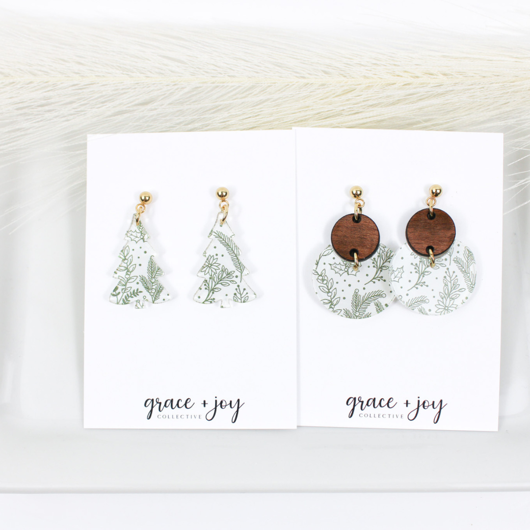 Christmas Holly Dangle Earrings, Christmas Tree Earrings : Tree