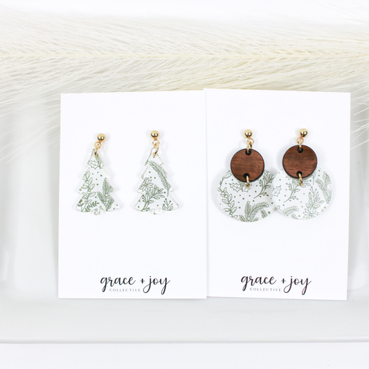Christmas Holly Dangle Earrings, Christmas Tree Earrings : Circle