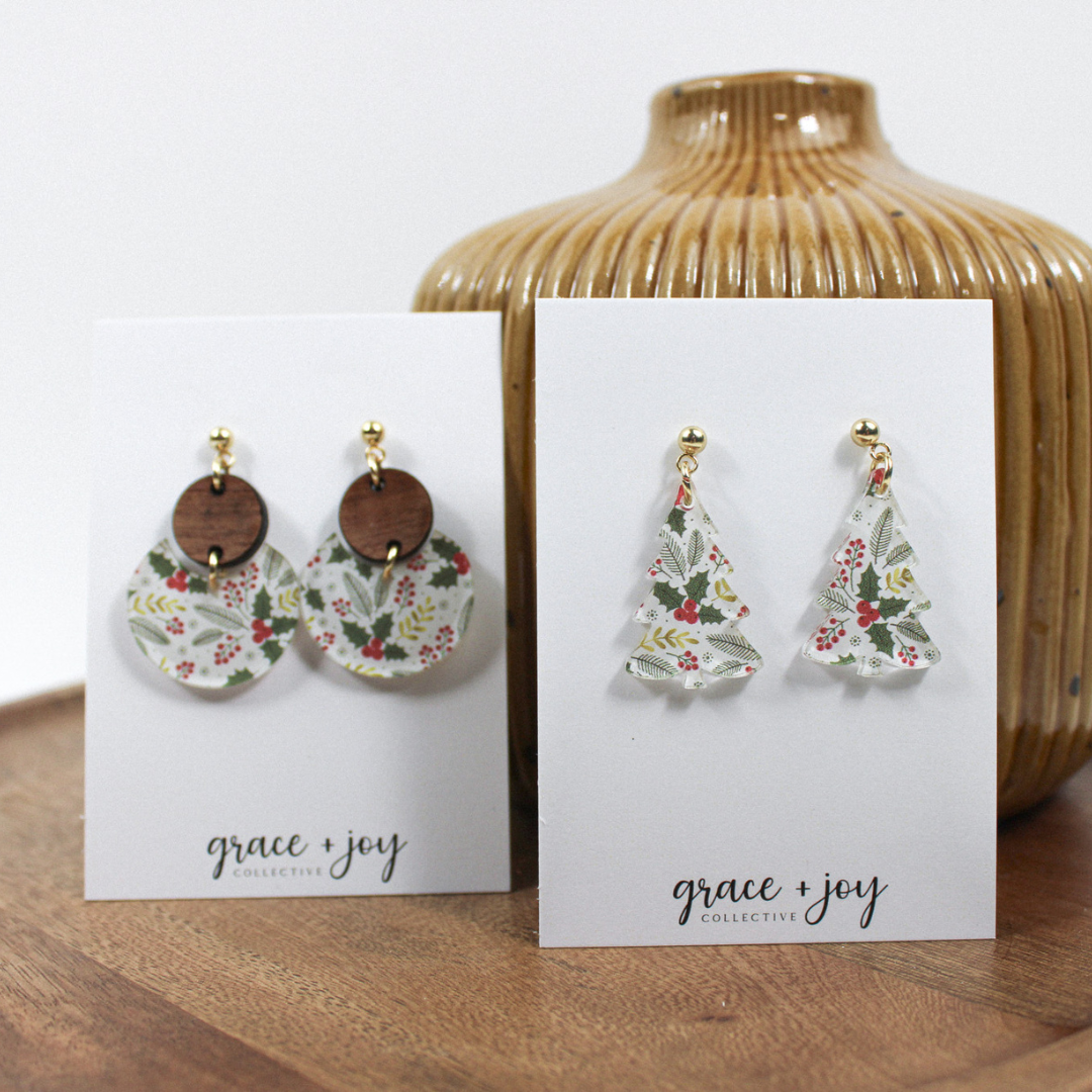 Christmas Holly Dangle Earrings, Christmas Tree Earrings: Circle