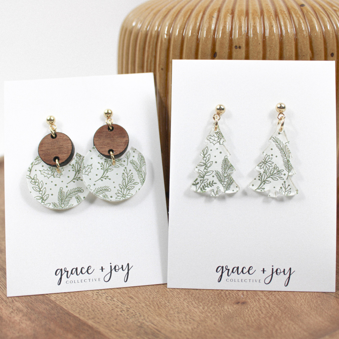 Christmas Holly Dangle Earrings, Christmas Tree Earrings : Tree