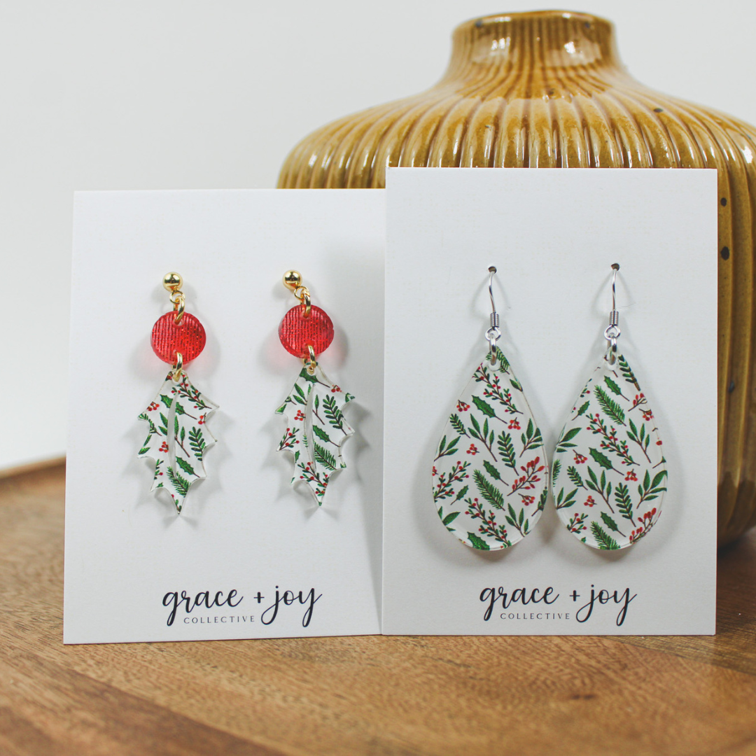 Christmas holly earrings, Christmas earrings teardrop: Holly